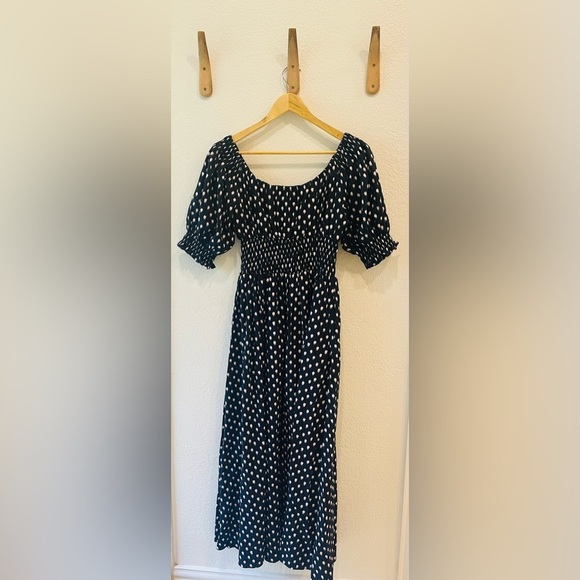 NWT Madewell Smocked-Waist Midi Dress in Black/White Shibori Dot Print Size 00 - Picture 3 of 4